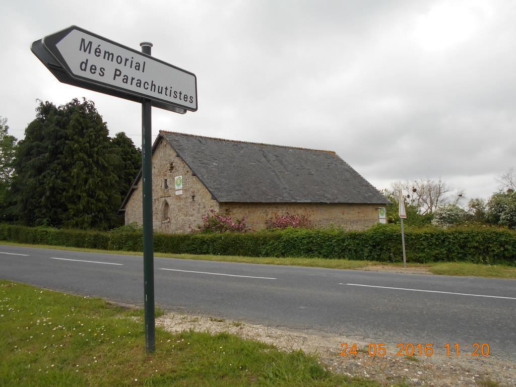 Ferme Manoir La Fiere Bed & Breakfast Sainte-Mère-Église Екстериор снимка